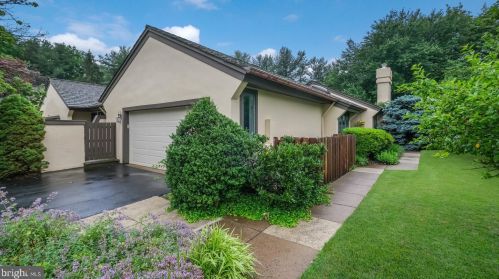 9 Pommel Ln, Blue Bell, PA 19422-2428