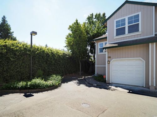 1520 Pinebrook Pl, Santa Rosa, CA 95403-4143