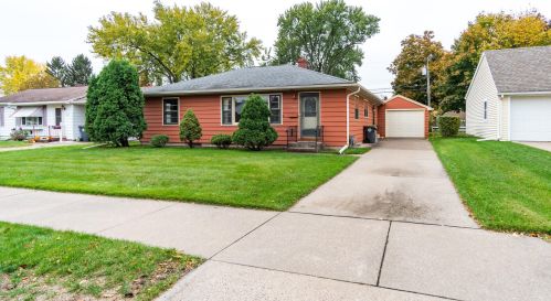 2126 Sunrise Dr, La Crosse WI  54601-6830 exterior