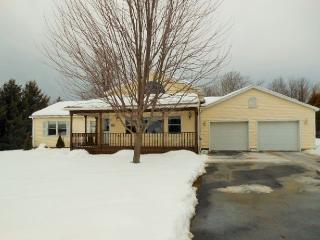 41 Kennedy Dr, Scriba, NY 13126-6121