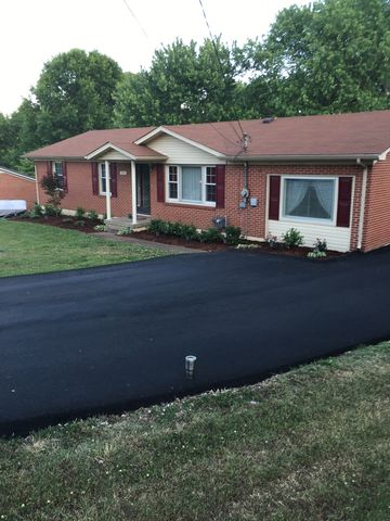 213 Gardendale Dr, Columbia, TN 38401-4319