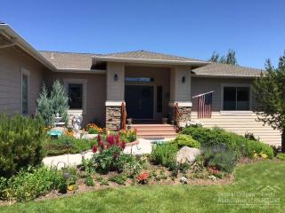 1195 Victoria Falls Dr, Eagle Crest, OR 97756-9646