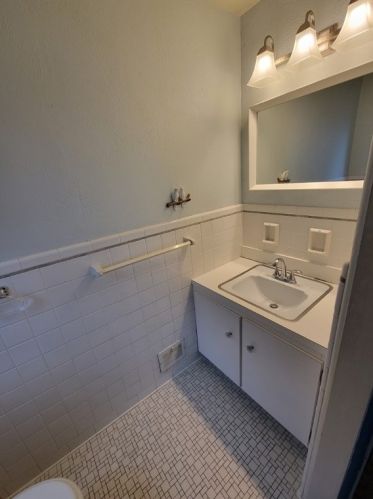 425 Beckman Dr, Mckeesport PA  15132-7410 exterior