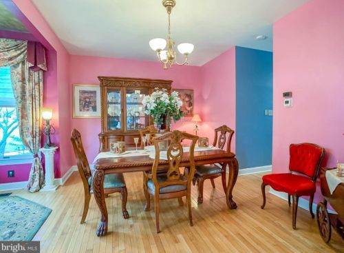 32 Sunrise Ct, Southampton PA 18966-1981 exterior