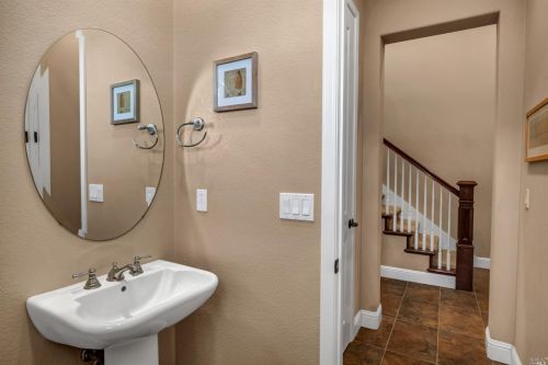 2024 Cooper Dr, Santa Rosa CA  95404-5682 exterior