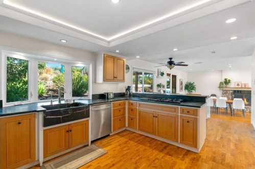 1322 Hamilton Ln, Escondido CA  92029-4316 exterior