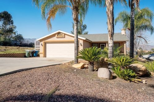 16525 Mcpherson Ave, Lake Elsinore, CA 92530-4834