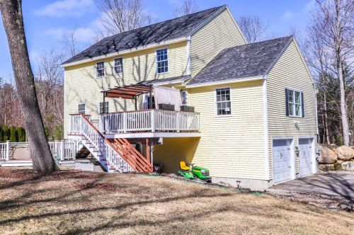17 Higgins Rd, Chichester, NH 03258-6103