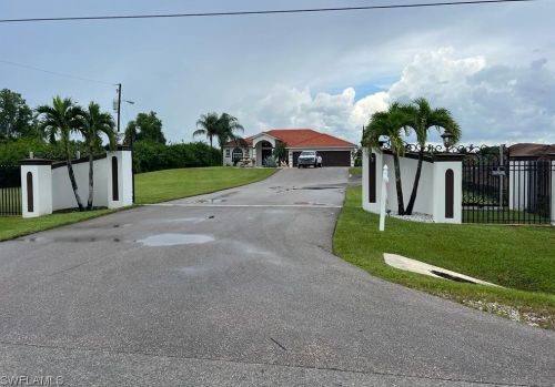 4019 22nd Ave, Naples, FL 34120-8965