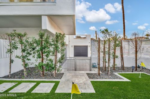 7627 22nd St, Phoenix AZ  85020-4706 exterior