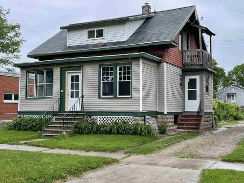 121 Quincy St, Green Bay, WI 54301-4019