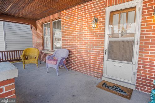 221 Locust St, Hanover PA  17331-2617 exterior