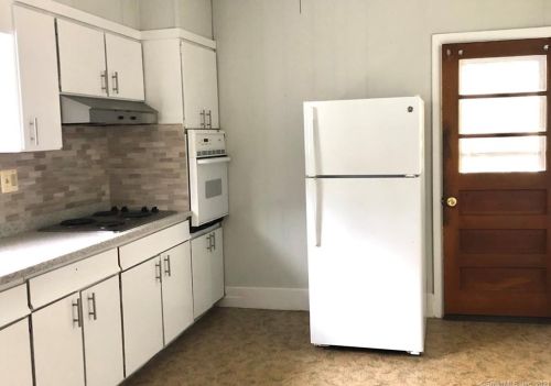 79 Warner St, Groton CT 06340-5029 exterior