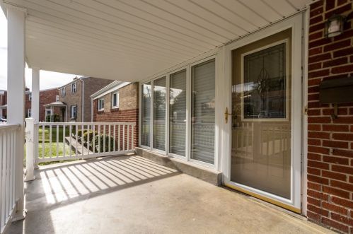 2220 Lonergan Way, Pittsburgh, PA 15216-3553