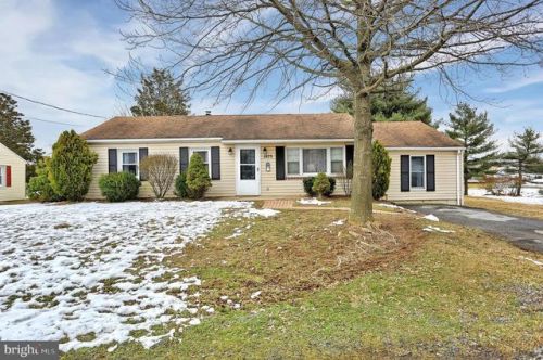 1875 George Ave, Carlisle, PA 17013-1125