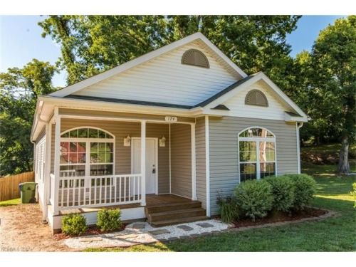 174 Lakeside Dr, Asheville, NC 28806-1230