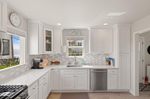 925 Balboa Ave, Del Monte Park CA  93950-2203 exterior