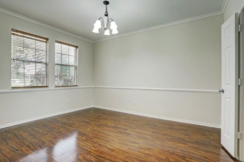9227 Morningside Dr, Hitchcock, TX 77563-3798
