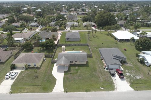 148 Curtis St, Fort Pierce FL  34983-1934 exterior