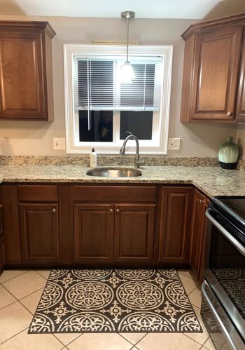 13 Oliver Dr, Hudson NH  03051-3412 exterior