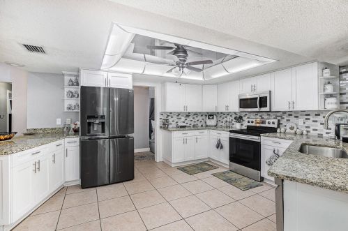 3460 Snowy Egret Ct, Palm Harbor FL  34683-2231 exterior