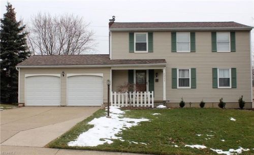 855 Greenfield Dr, Medina, OH 44256-3012