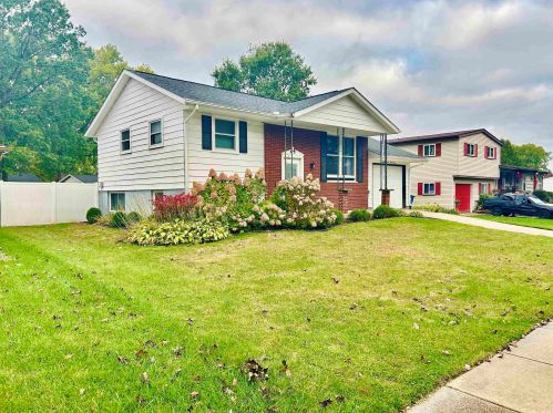 2721 Schumacher Dr, Mishawaka, IN 46545-3337