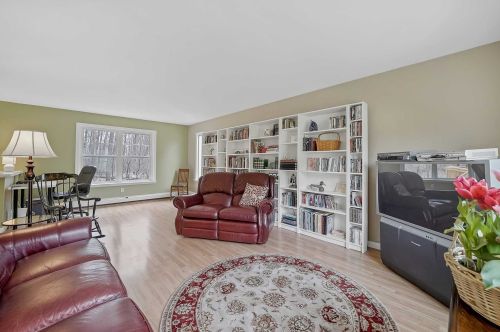 3 Geering Way, Fishkill NY  12524-1136 exterior