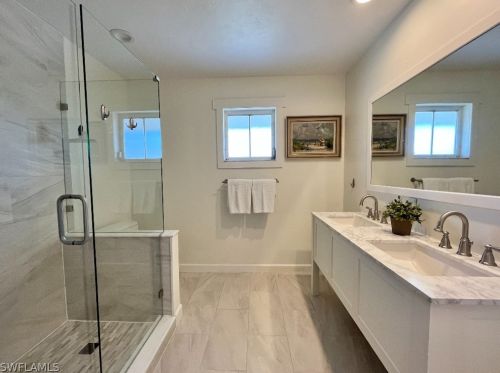 220 Palm Lk Dr, Sanibel FL 33957-5601 exterior