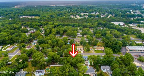 21 Pne Tree Dr, Berkeley Township NJ  08721-1711 exterior