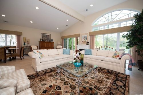 108 Hamlet Dr, Mount Sinai, NY 11766-3004