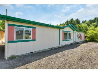 1338 Cherry St, Vernonia, OR 97064-9768