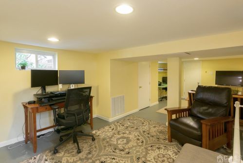 23 Bounty St, Metuchen NJ  08840-2501 exterior