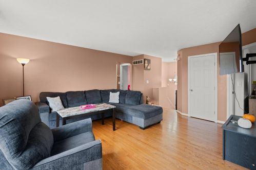 9246 Hawksridge Dr, Covington, KY 41017-9135