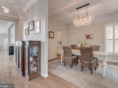 17581 Marbury St, Round Hill, VA 20141-2160