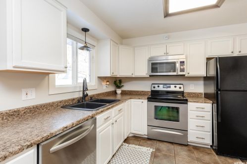 625 Maple Dr, Smithfield, UT 84335-1711