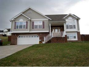 350 Parker Ln, Kingsport, TN 37660-6921