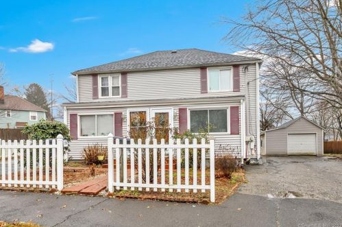 96 Manila Pl, Bridgeport CT  06610-2312 exterior