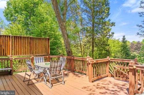 9101 Sainsbury Ct, Bristow VA  20136-1770 exterior