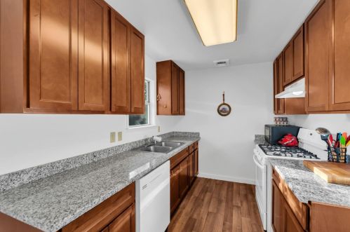 8428 Central Ave, Citrus Heights CA  95662-3225 exterior