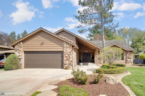 1135 Melbrook Dr, Hammond, IN 46321-3007