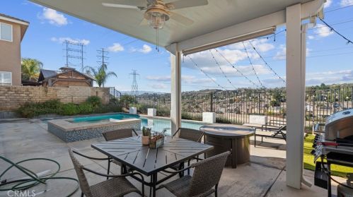 28341 Brookview Ter, Santa Clarita CA  91350-4446 exterior