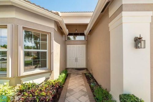 9076 Sanderson Ct, Boynton Beach, FL 33473-4992