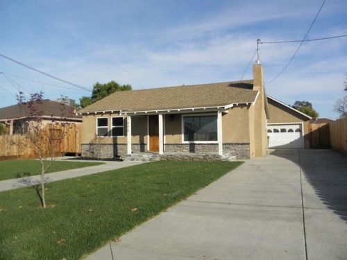 2600 5th St, Hughson, CA