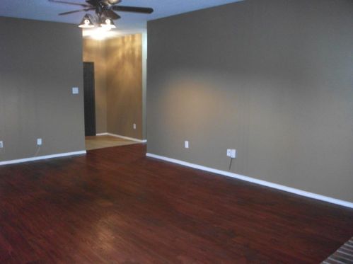 1237 Sierra Blanca Dr, Burleson TX  76028-6844 exterior