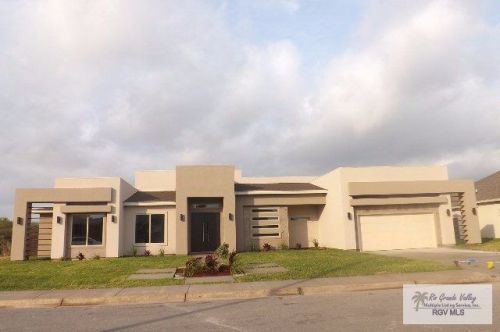 5946 Norma Pechero Ln, Brownsville TX  78526-4319 exterior