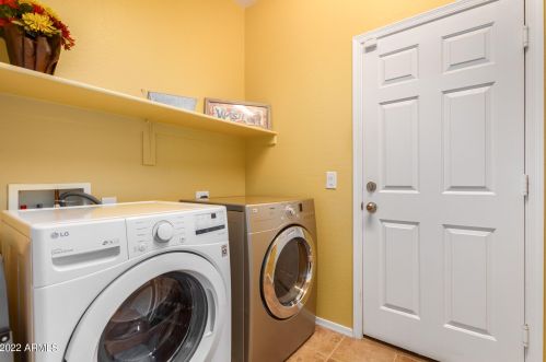 3890 Ashley Dr, Chandler AZ 85249-5261 exterior