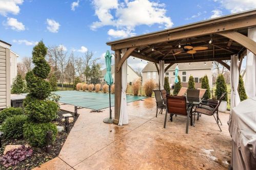2856 Crosshurst Ct, Darbydale OH  43123-8087 exterior