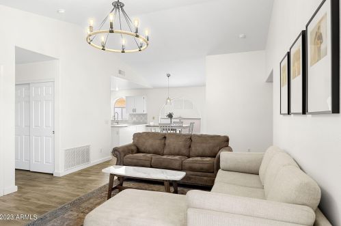 950 Redondo Dr, Gilbert AZ 85233-7539 exterior