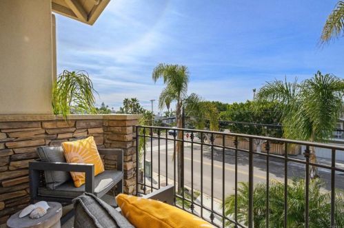 145 3rd St, Encinitas CA  92024-3208 exterior